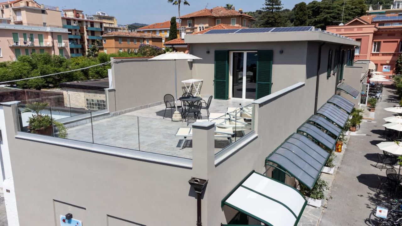 Hotel Delle Rose San Bartolomeo Al Mare Exterior photo