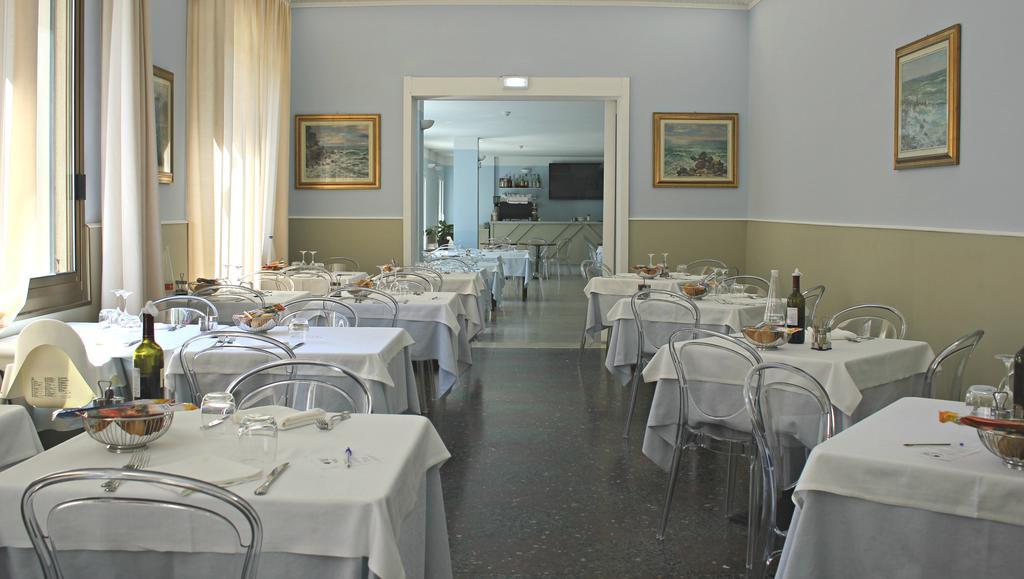 Hotel Delle Rose San Bartolomeo Al Mare Exterior photo